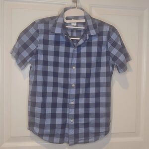Gap boys short sleeve button down shirt, size Medium (8).